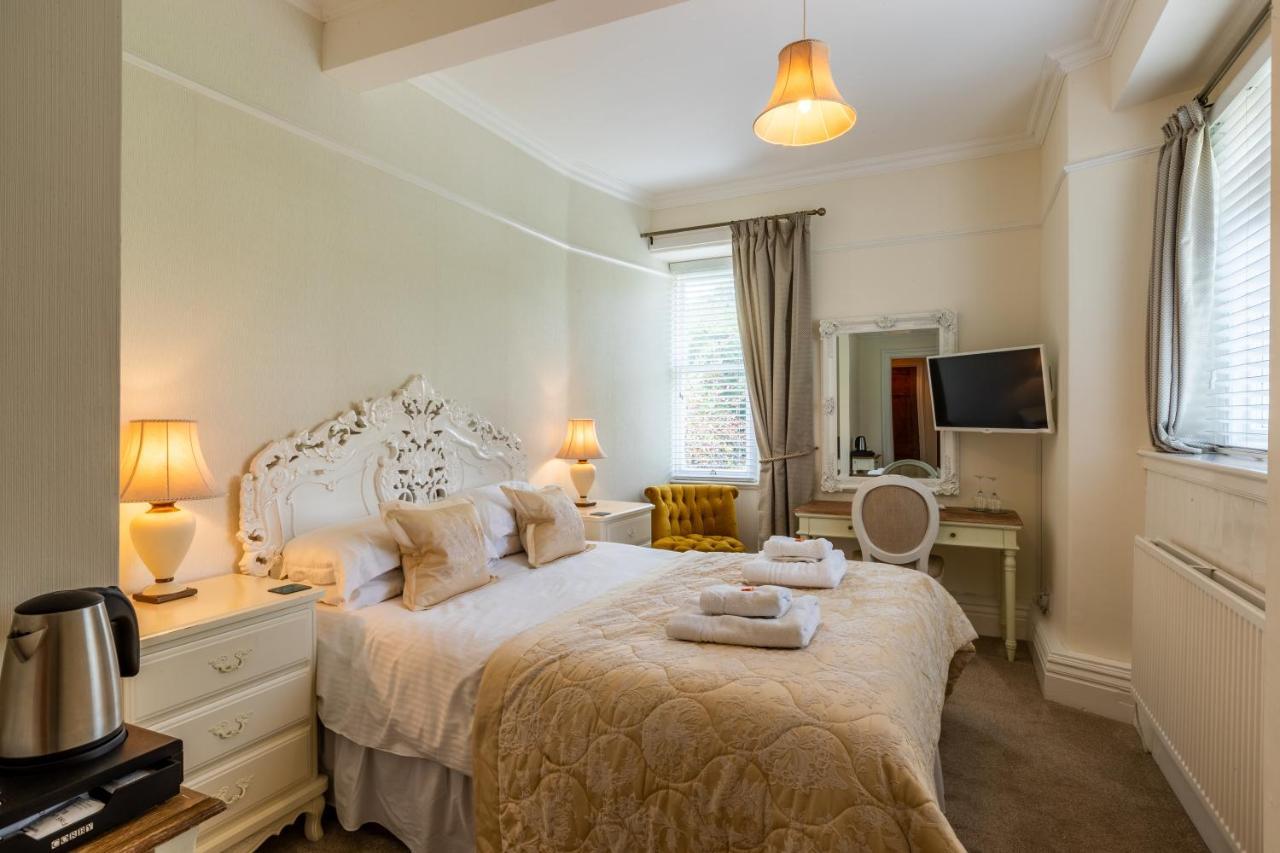 Chestnuts Guest House (Adults Only) Уиндермер Екстериор снимка