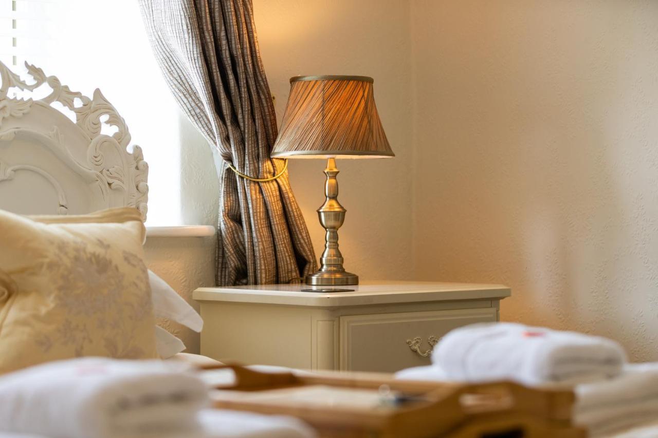 Chestnuts Guest House (Adults Only) Уиндермер Екстериор снимка