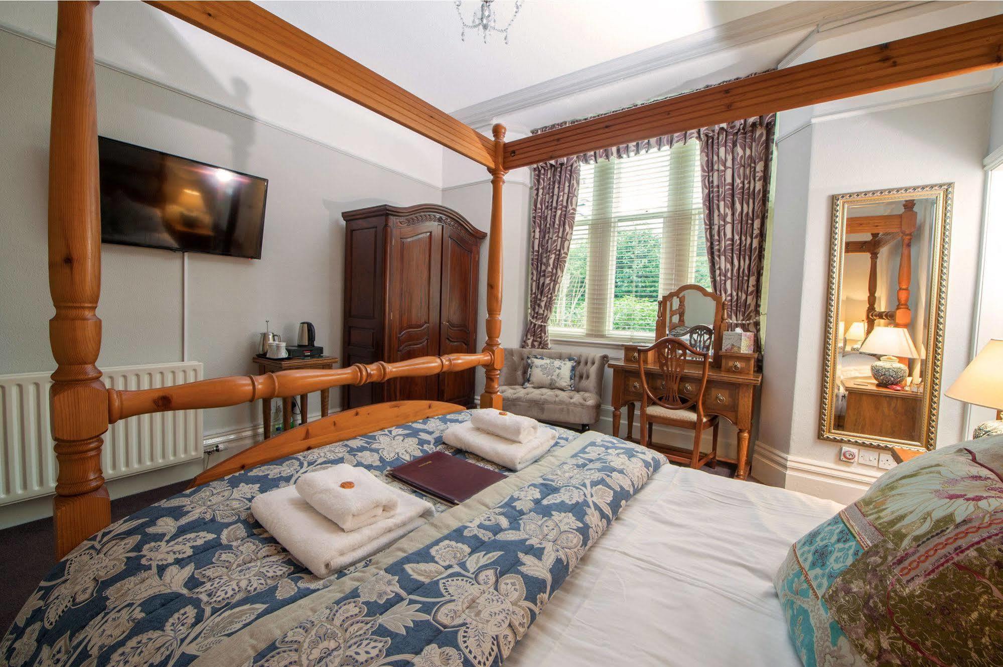 Chestnuts Guest House (Adults Only) Уиндермер Екстериор снимка