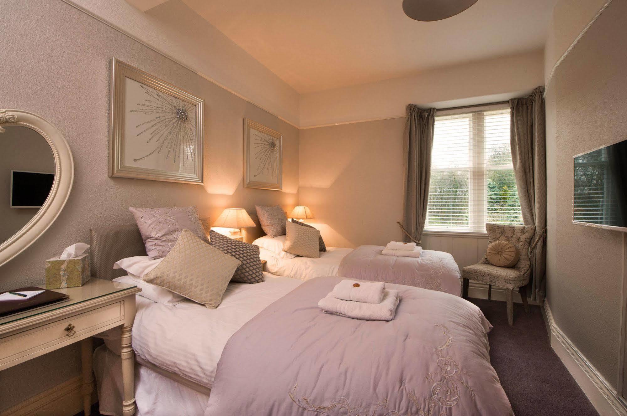Chestnuts Guest House (Adults Only) Уиндермер Екстериор снимка