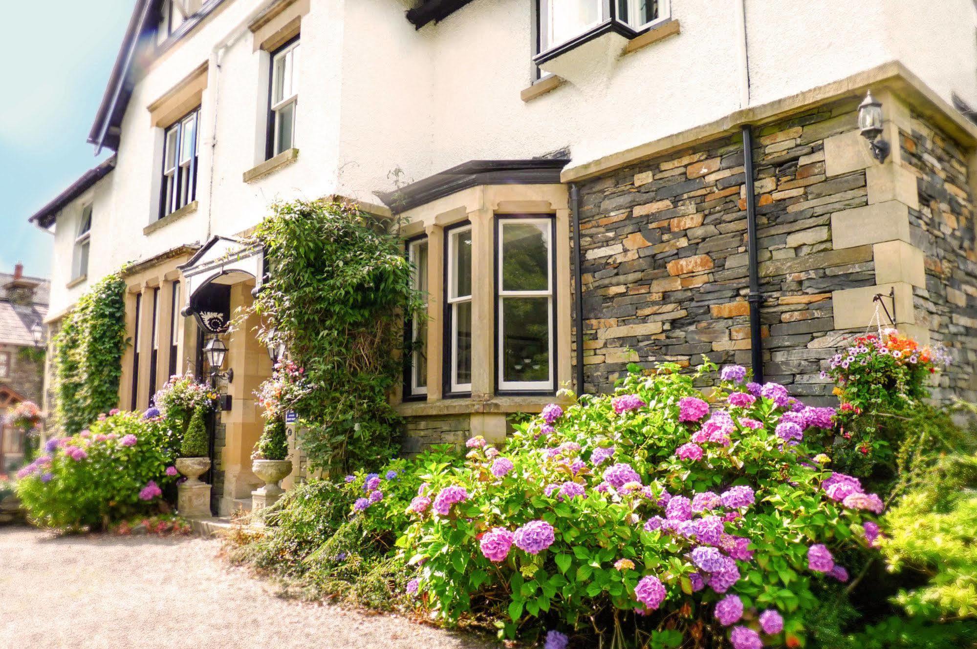 Chestnuts Guest House (Adults Only) Уиндермер Екстериор снимка