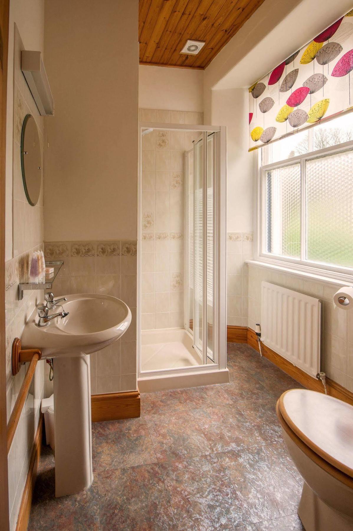 Chestnuts Guest House (Adults Only) Уиндермер Екстериор снимка